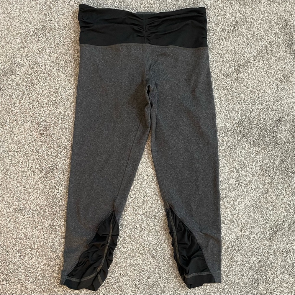 Lululemon Embrace Crop Women's Size 8 Heathered Gray Ruched Yoga Leggings